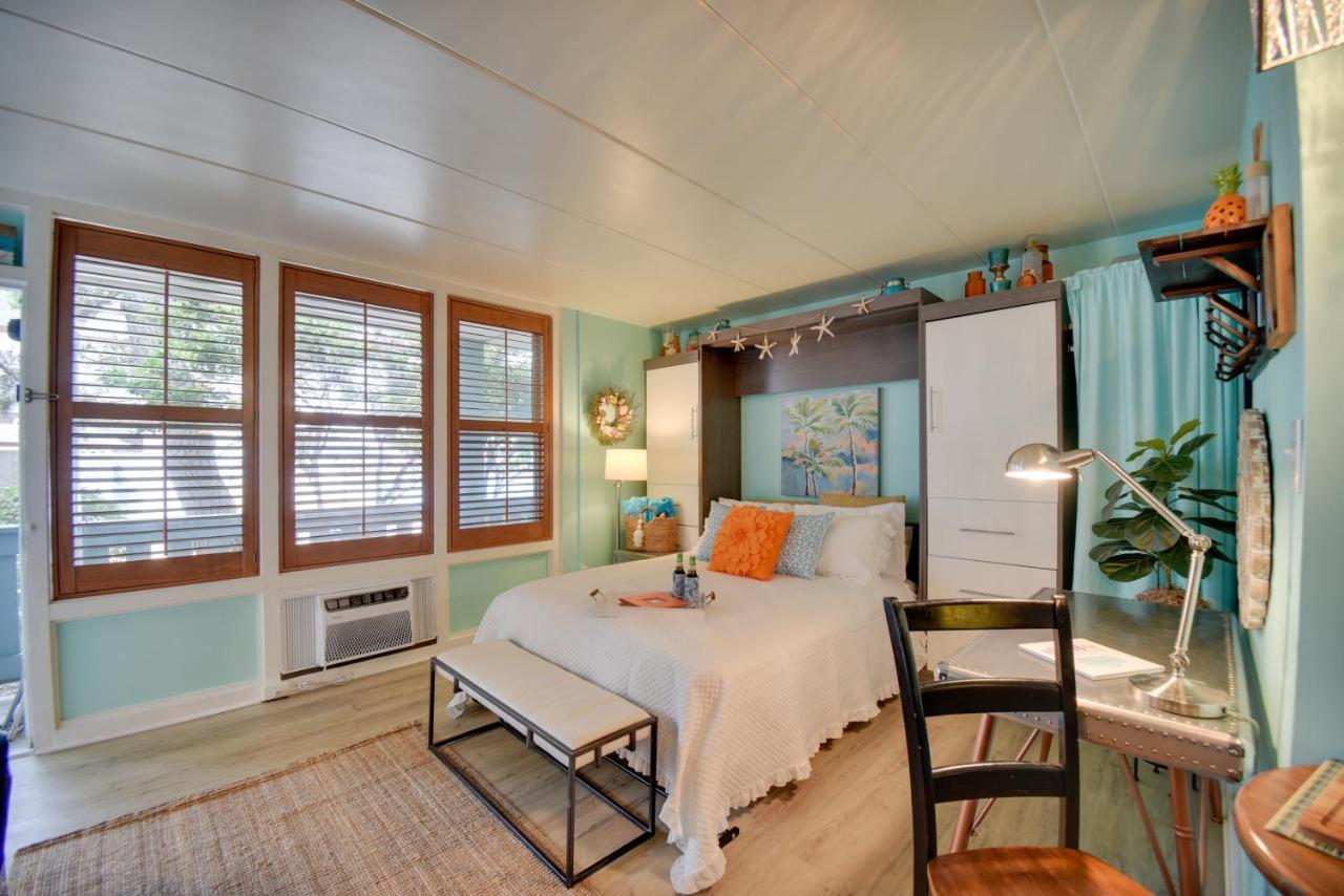 Chic Virginia Beach Retreat - Pool, Steps To Beach Bagian luar foto