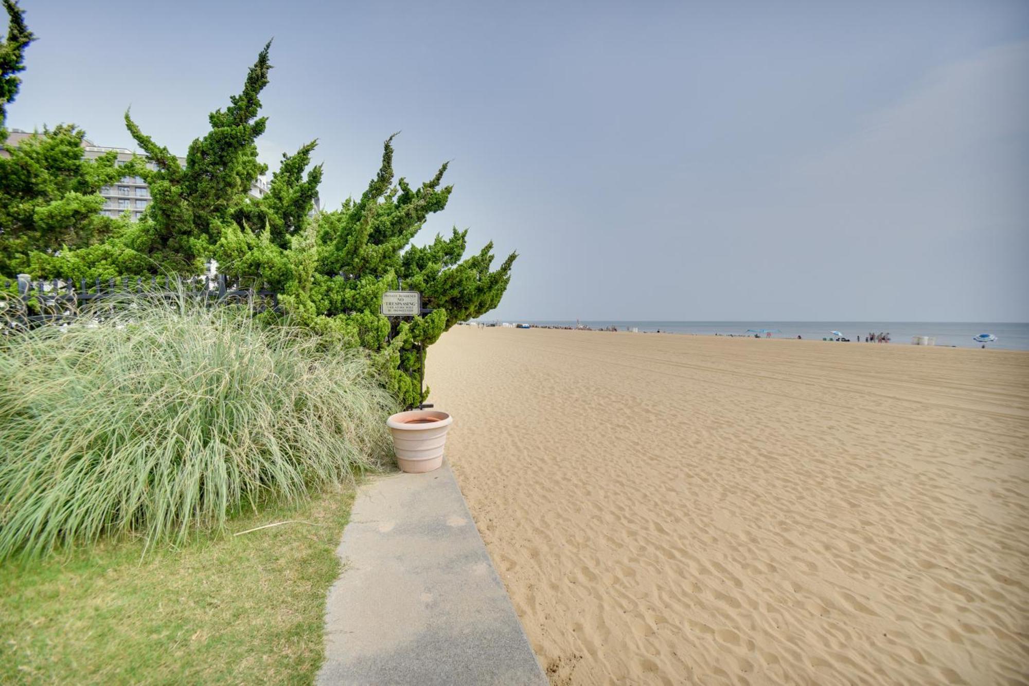 Chic Virginia Beach Retreat - Pool, Steps To Beach Bagian luar foto
