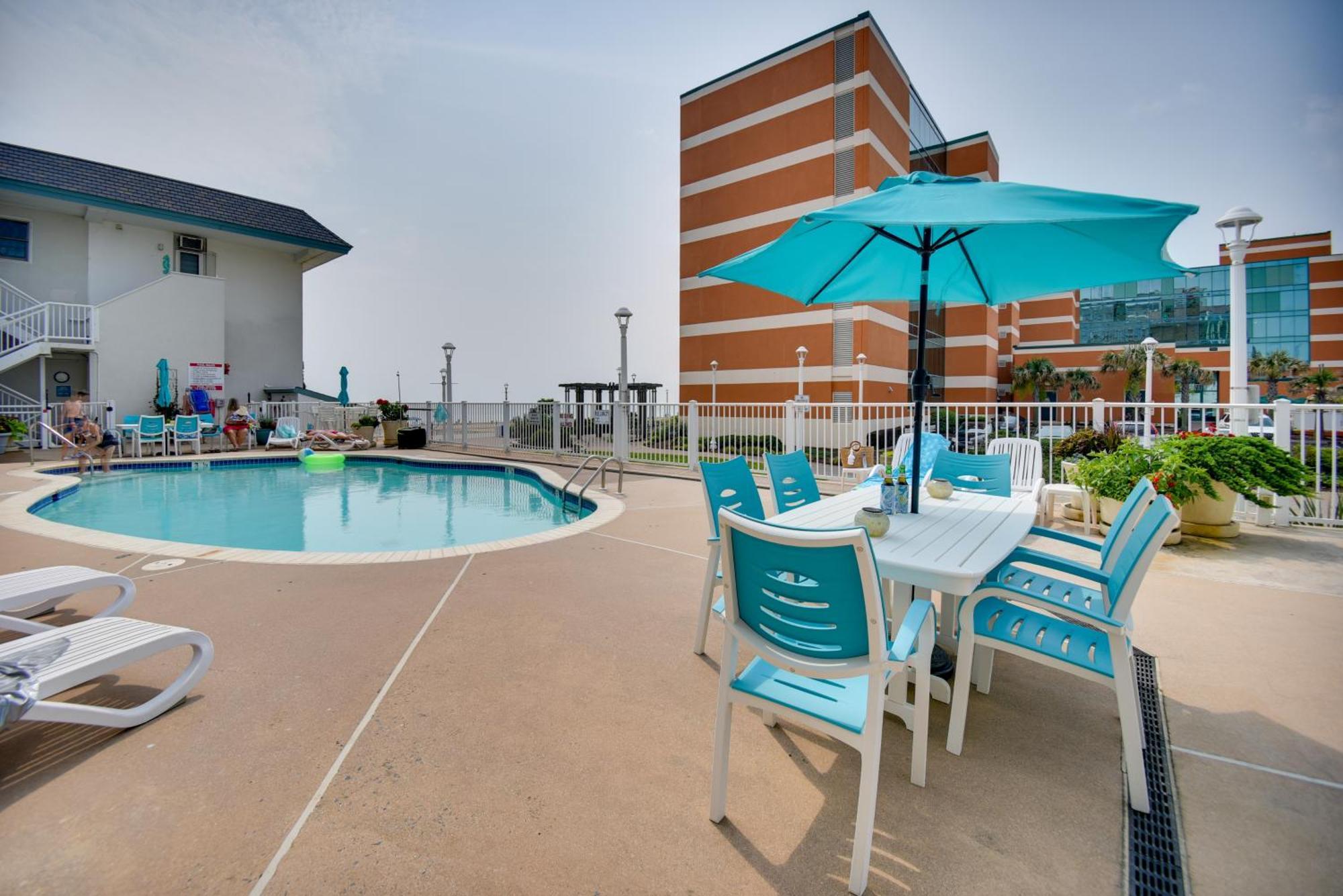 Chic Virginia Beach Retreat - Pool, Steps To Beach Bagian luar foto